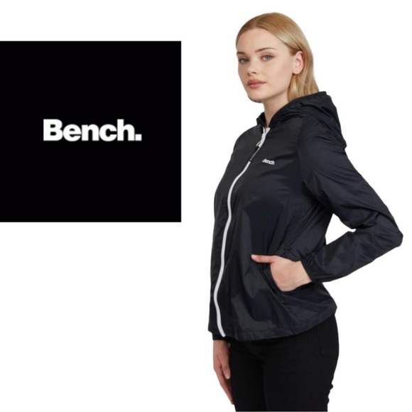Bench Jackets & Blazers - Bench Lightweight Hooded Windbreaker Jacket Size Medium